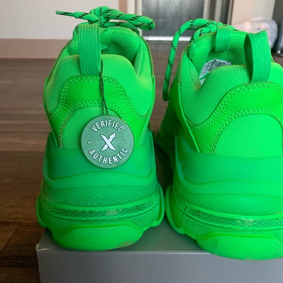 SOLD BALENCIAGA FLUO GREEN - Picture 3 of 5